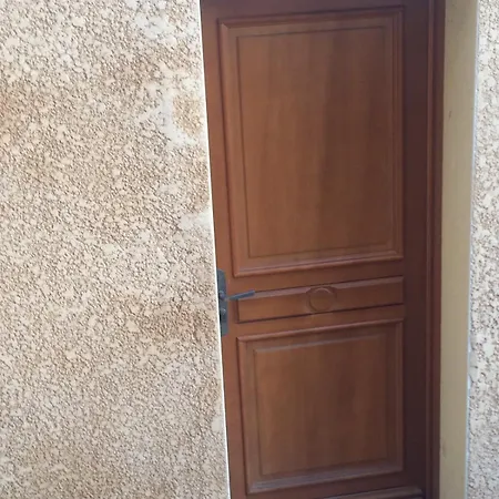 Prive Attenant De La Maison Principale * Ecully